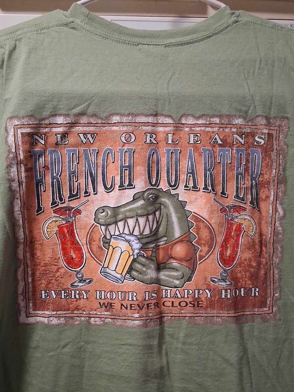 New Orleans French Quarter Alligator Graphic Soft Tee - Size LARGE
